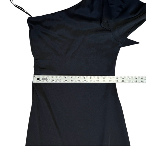 DIANE von FURSTENBERG Cobb One Shoulder Dress sz 2 Stretchy Silk Blend LBD Short - Picture 8 of 12